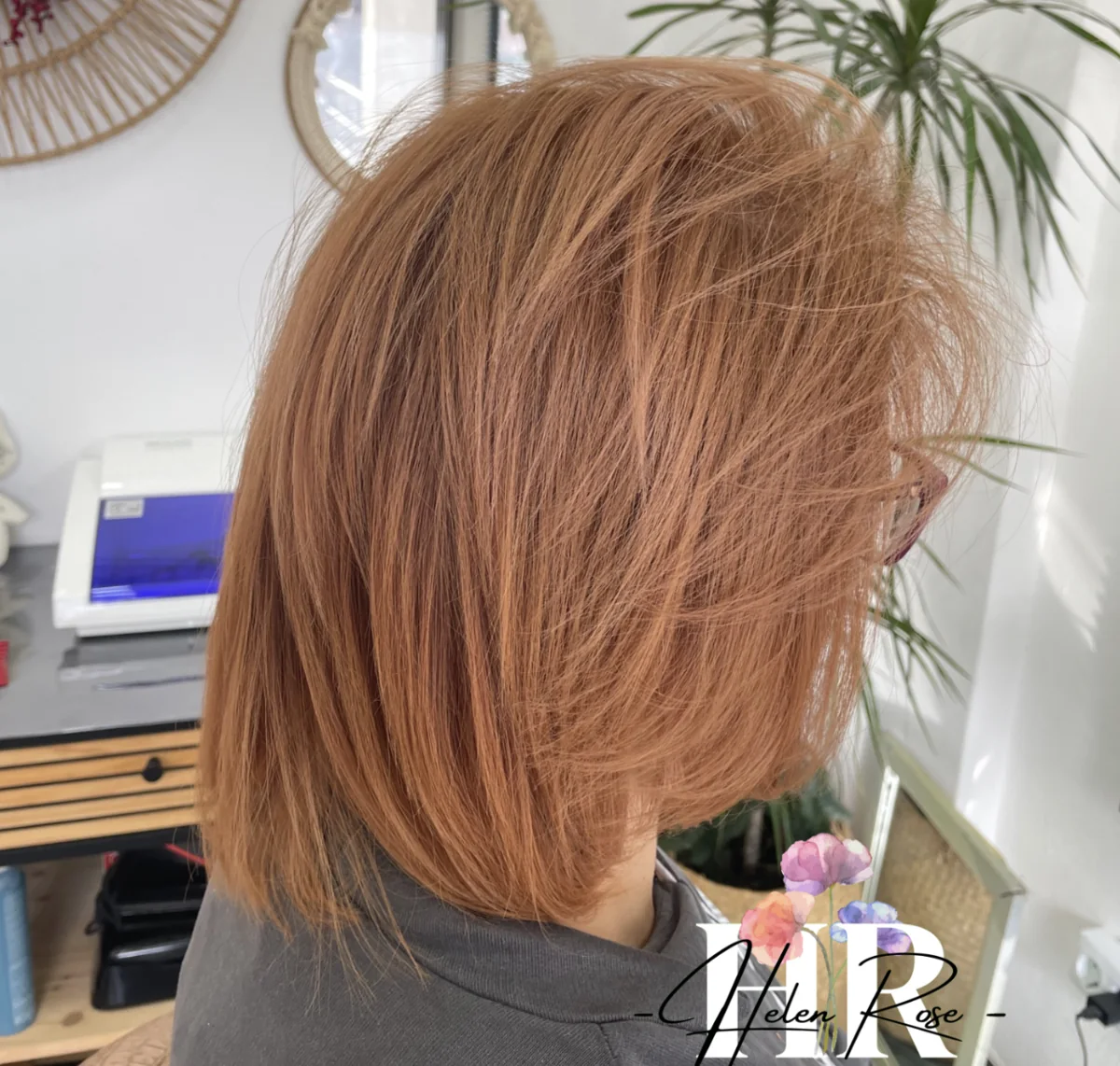 Corte e coloração de cabelo ruivo